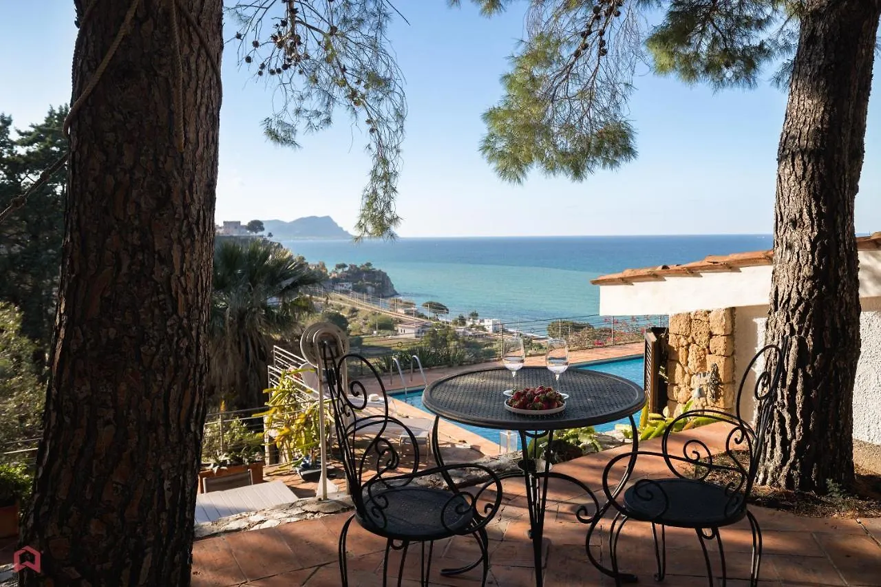 Stunning Seaview Villa location